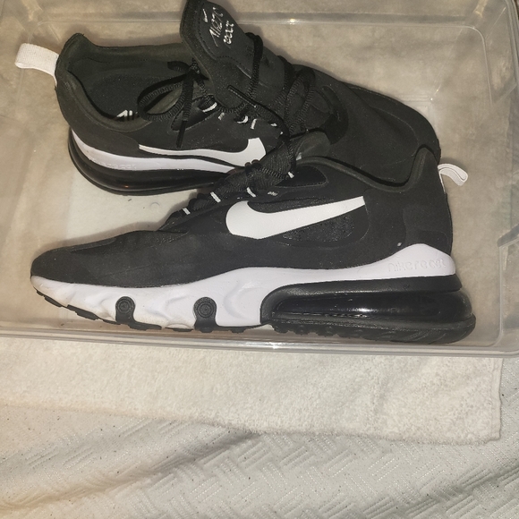 Nike - Picture 3 of 5